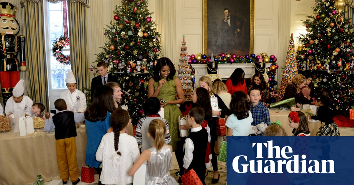 Michelle Obama Shows Off White House Holiday Decorations In Pictures Life And Style The Guardian