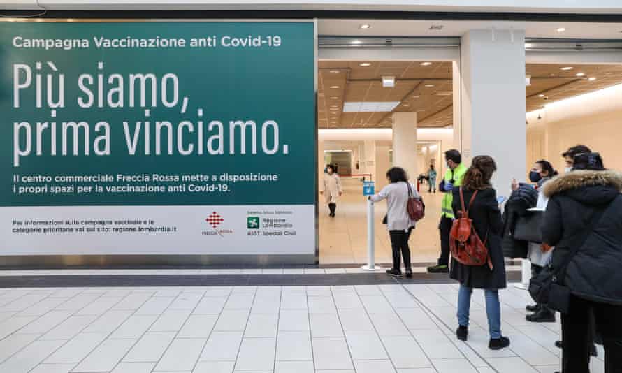 A entrada do centro de vacinação em Brescia na semana passada.