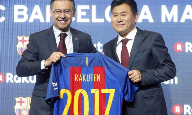 Barcelona president Josep Maria Bartomeu, left, and Hiroshi Mikitani, co-founder and CEO of Rakuten, at the announcement of the Spanish club’s new shirt sponsorship deal