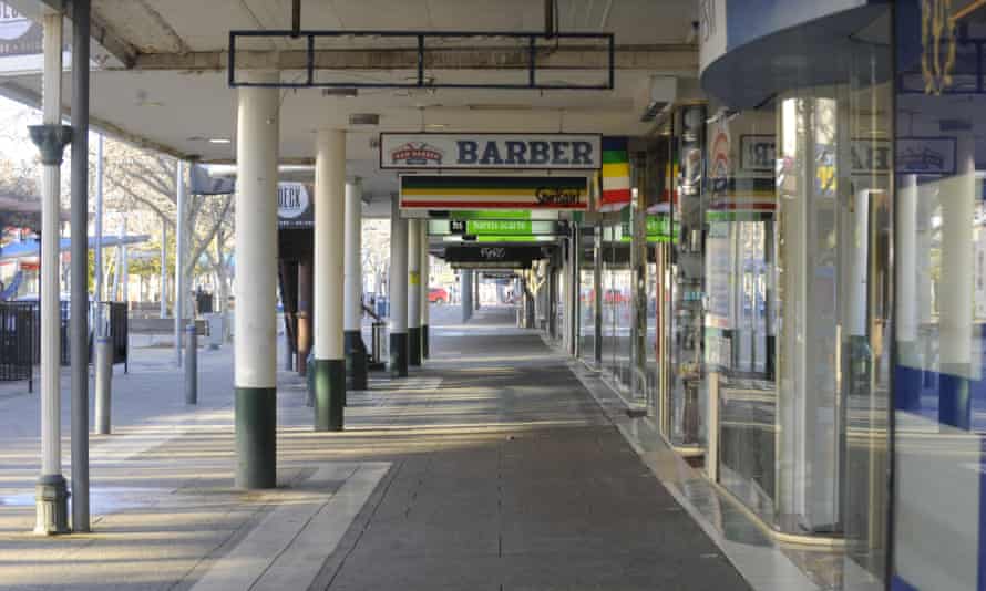 Shepparton’s Maude Street Mall, deserted on a Thursday afternoon