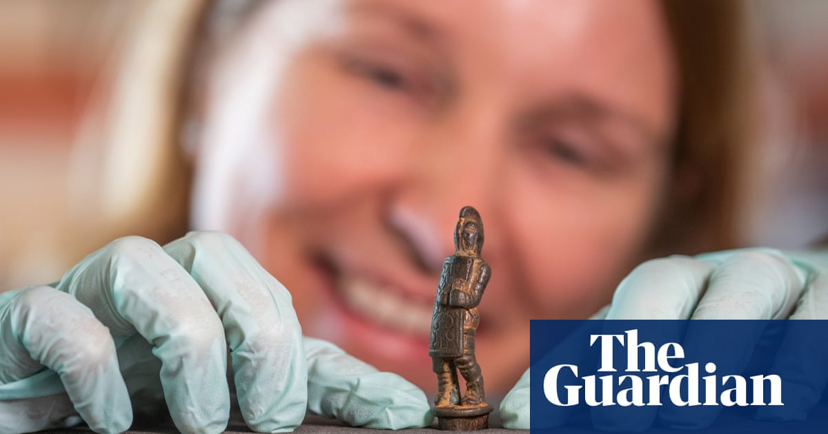 Gladiator knife handle found in Tyne ‘reflects spread of Roman celebrity culture’