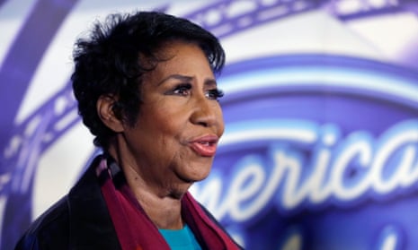 Aretha Franklin appearing at an episode of American Idol in 2015.
