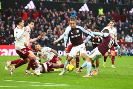 Emi Buendía scores the winning goal with the last kick of the game.