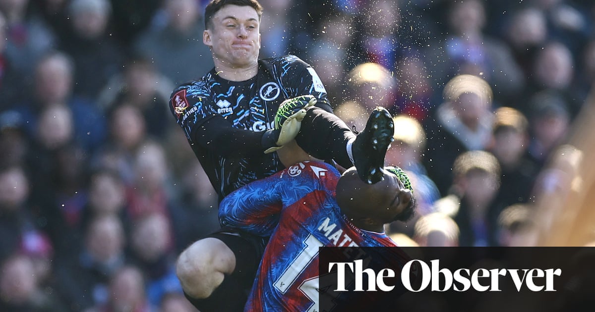 Crystal Palace through after Millwall keeper's red for head-high tackle on Mateta