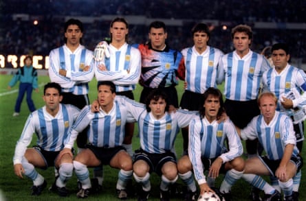Карлос Макалистър (най-вдясно, първи ред) с Аржентина в реванша срещу Австралия в Буенос Айрес през 1993 г.