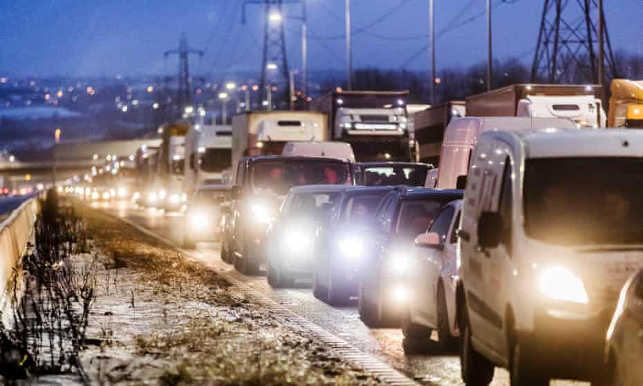 The RAC is warning of long queues on the northbound M1 on Sunday afternoon.