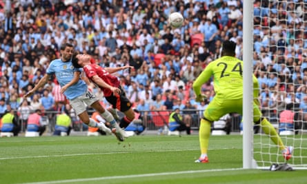 Bernardo Silva equalises for Manchester City.