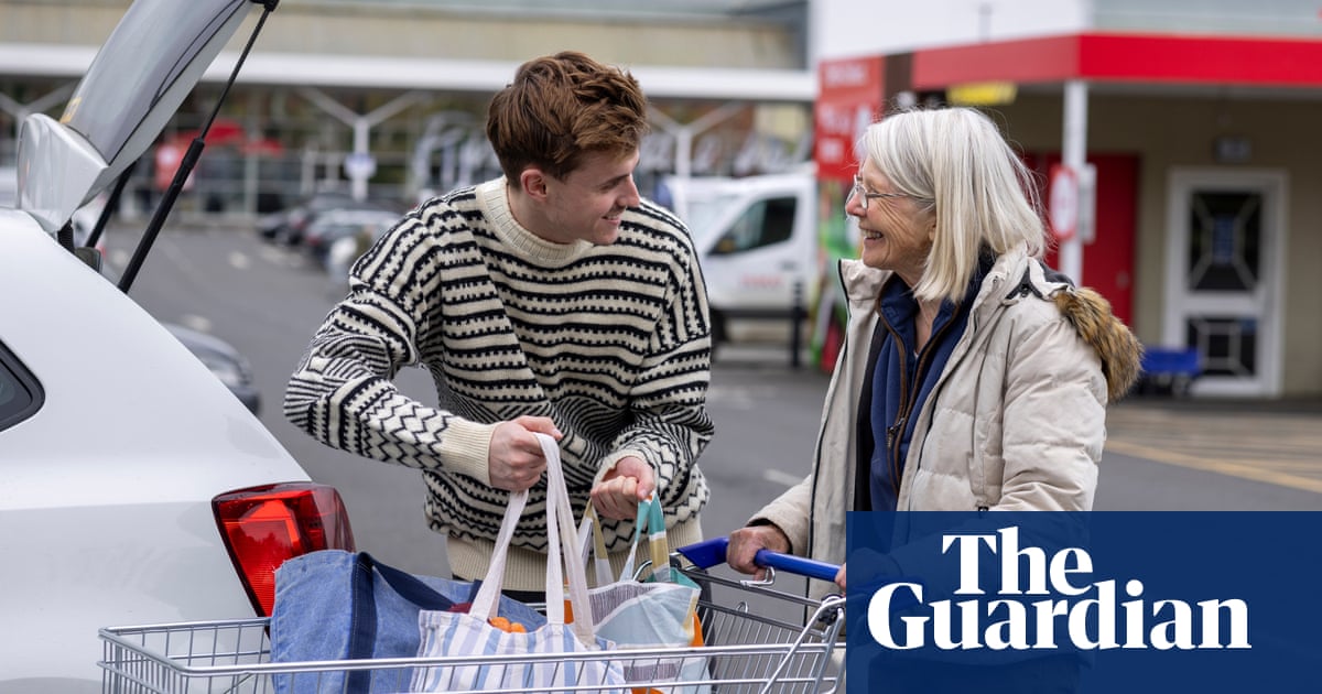 Tell us: what's the nicest thing a stranger has done for you?