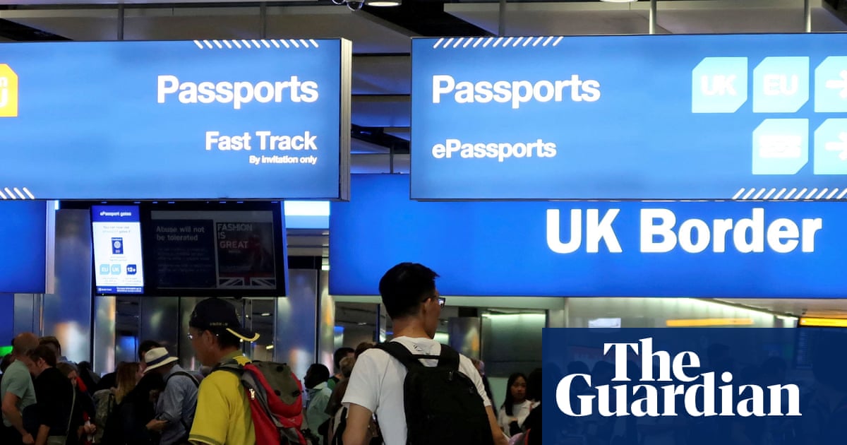 Net migration to UK could rise to 300,000 by end of decade, says government adviser