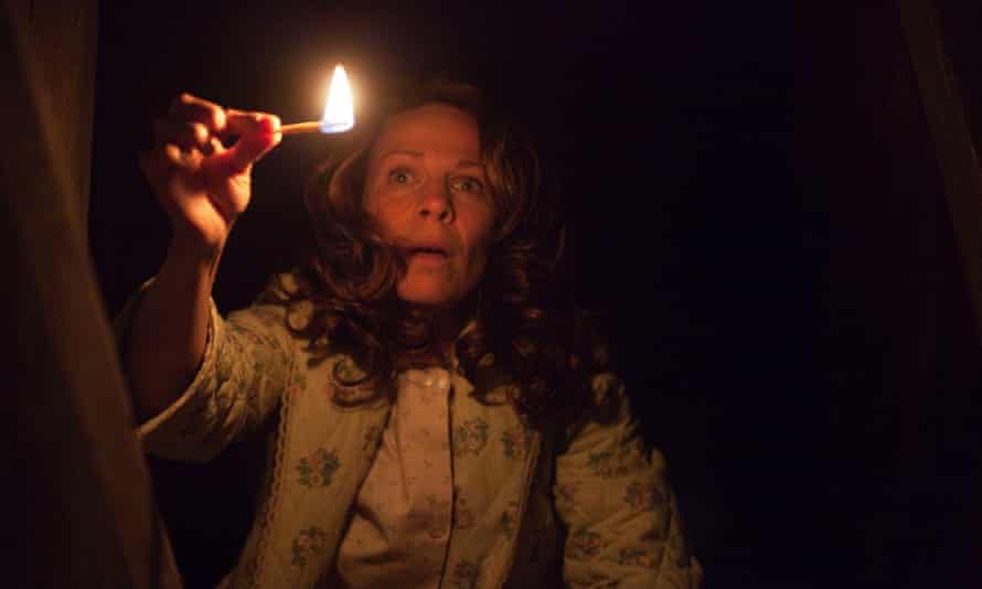 Lili Taylor in The Conjuring.