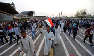 Supporters of Moqtadr al-Sadr leave the green zone