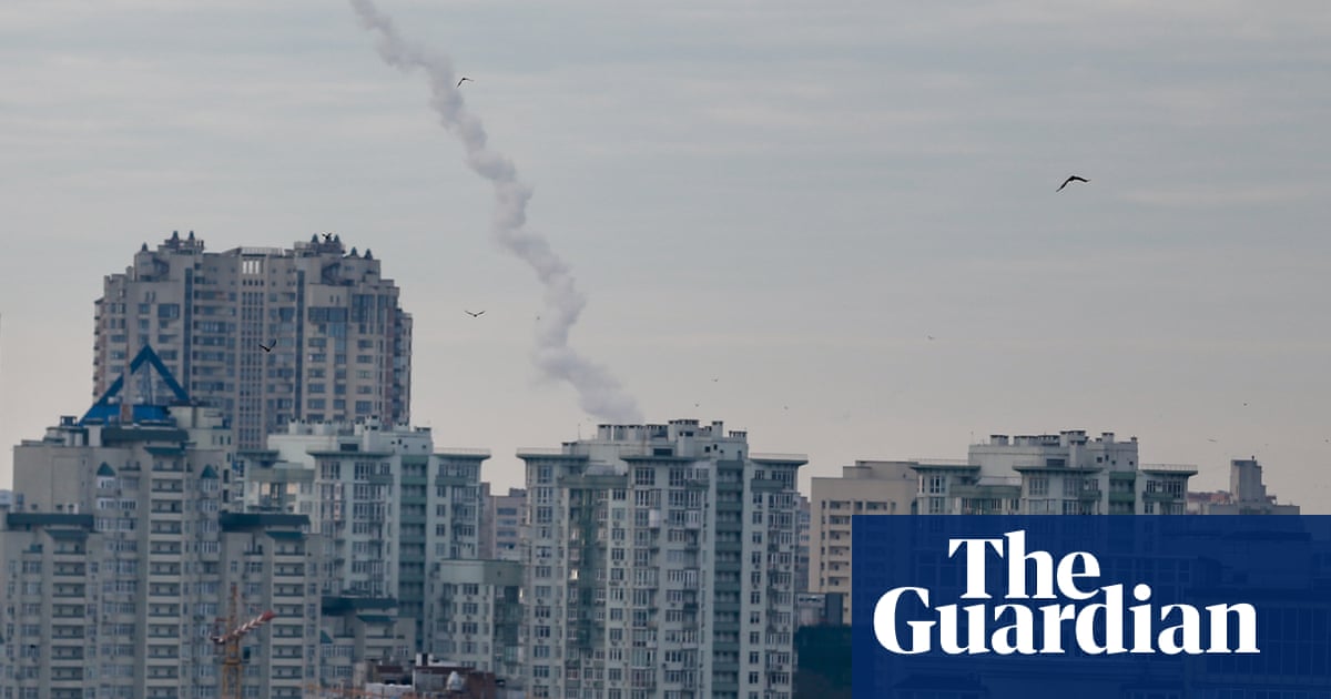 Russia launches âone of the most massiveâ missile attacks on Ukraine