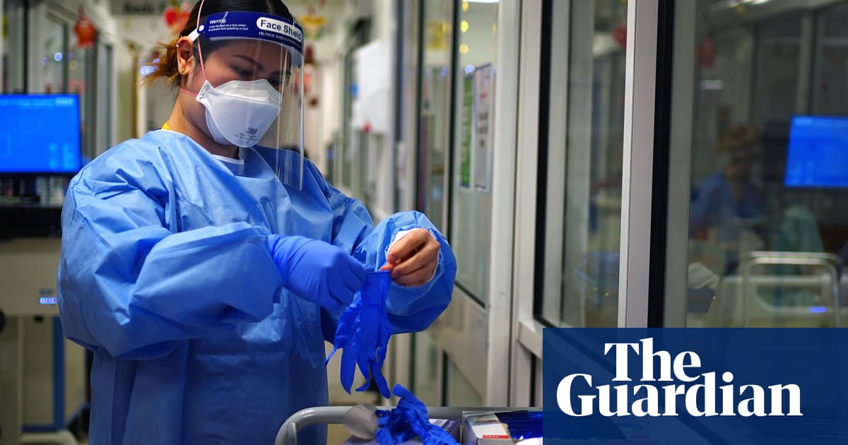 Profiteering over Covid PPE ‘disgraceful’, says UK government adviser