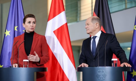 O primeiro -ministro dinamarquês Mette Frederiksen e o chanceler alemão Olaf Scholz em uma entrevista coletiva em Berlim nesta manhã.