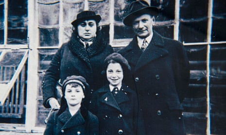Harry Heber with his parents and sister