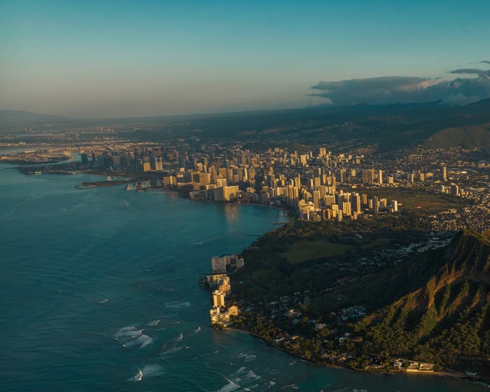 Female US rower completes historic solo journey from California to Hawaii