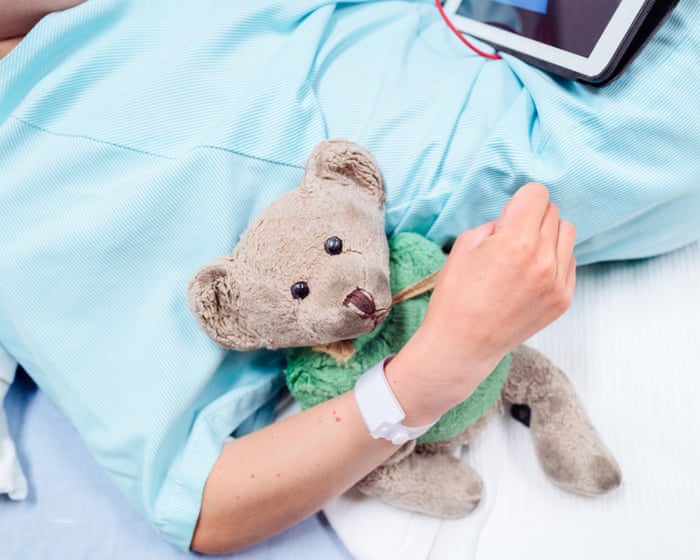 From virtual mentors to storytelling robots: how one nurse is using technology to help children cope with pain | The Toronto Effect From virtual mentors to storytelling robots: how one nurse is using technology to help children cope with pain | The Toronto Effect
