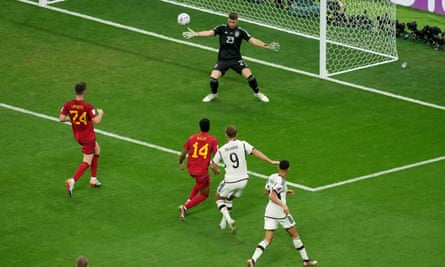 Germany’s Niclas Füllkrug scores his country’s equalizer against Spain, a rocketing shot into the top corner from nine yards out.