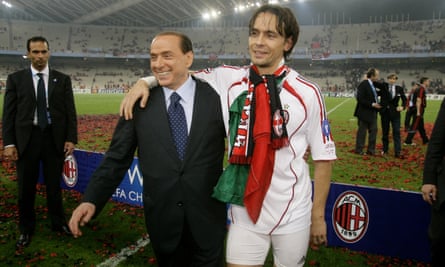 Silvio Berlusconi dan Filippo Inzaghi merayakan kemenangan Milan di final Piala Eropa 2007.