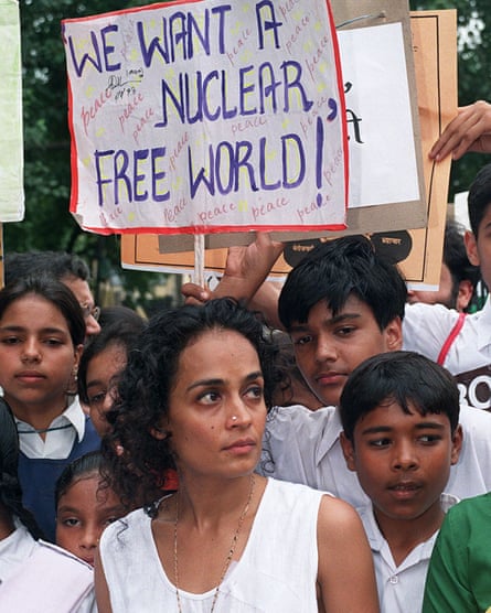 Arundhati Roy leads an anti-nuclear march in 1998.