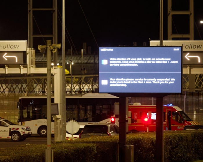 Nineteen injured in minibus accident on Eurotunnel loading platform
