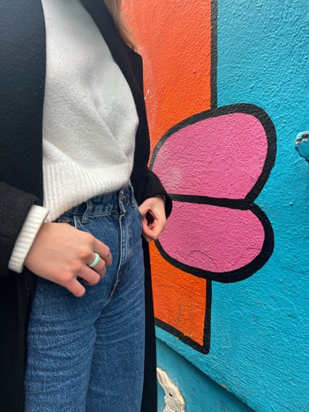 Cincin Pear, yang menandakan bahwa Anda lajang