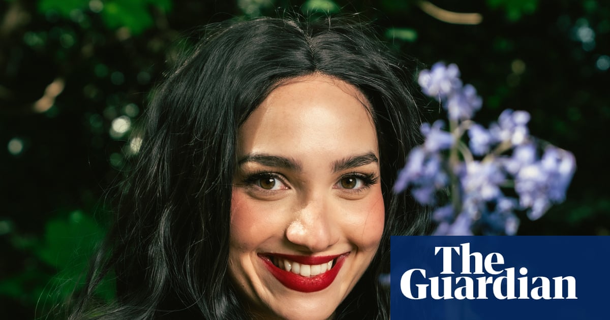 ‘Men have 30 seconds to get a laugh. Women have 10’: standup Bella Hull on proving herself in rough clubs