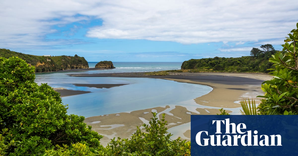 Locked-out New Zealanders outraged as visa scheme for rich foreigners resumes