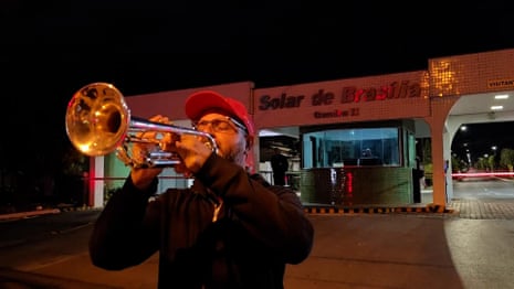 Fabiano Leitão, Chopin'in Bolsonaro'nun Evi dışında Cenaze Yürüyüşü'nden alıntı yapıyor - Video