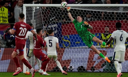 Jordan Pickford made a big save from Dusan Vlahovic to keep England in front.