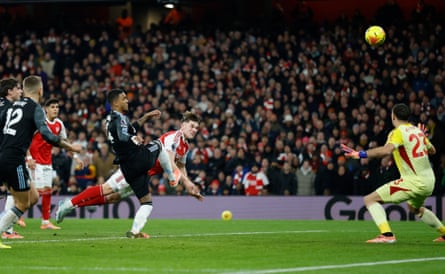 Viktor Gyökeres misses a header against Aston Villa