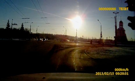 Dashboard camera shot of Chelyabinsk meteor