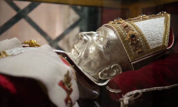 La tumba del Papa Celestino