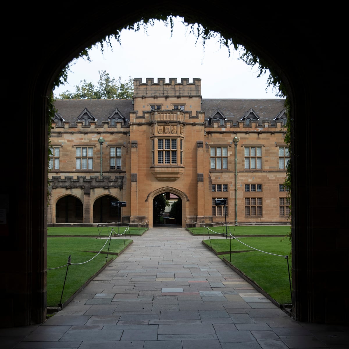 China warns students to reconsider travel to Australia for study | China |  The Guardian