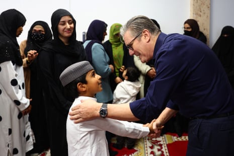 Jess Phillips has full confidence of PM, says minister, after grooming gang survivors say inquiry will fail if she stays 3 Keir Starmer greeting a boy at Peacehaven Mosque today.