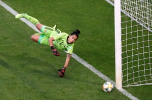 Vanina Correa saves the penalty from Nikita Parris.