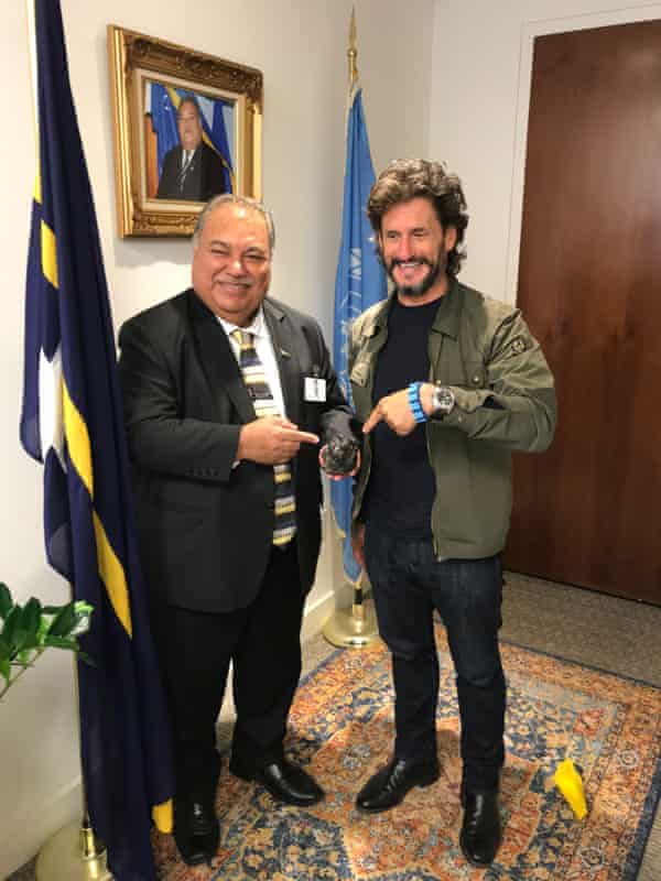 CEO of DeepGreen (and soon-to-be CEO of The Metals Company) Gerard Barron, right, presenting Nauru's former president, Baron Waqa, with a polymetallic nodule.