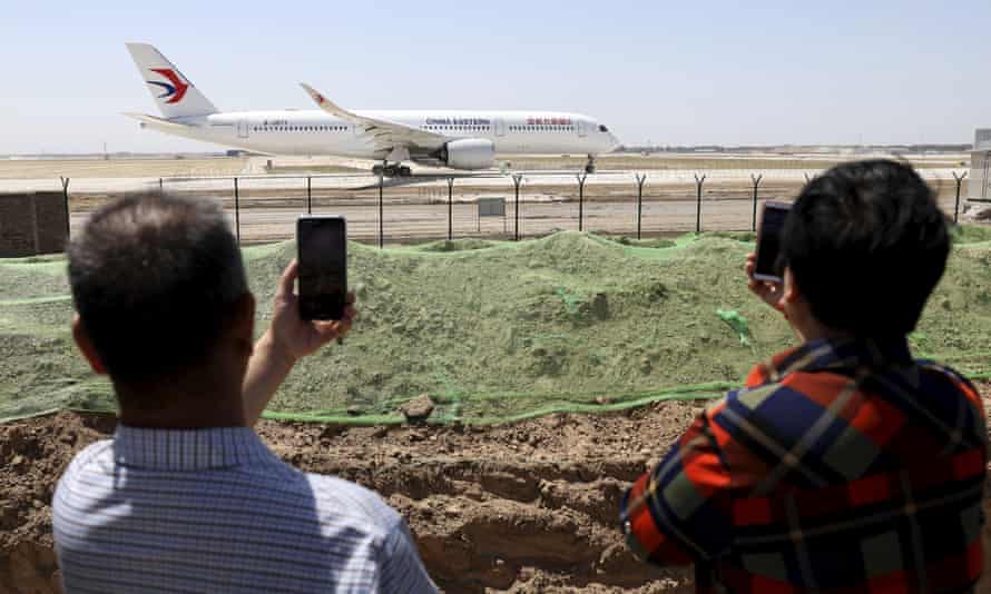 A China Eastern passenger jet prepares to take off on a test flight from Beijing Daxing international airport in 2019
