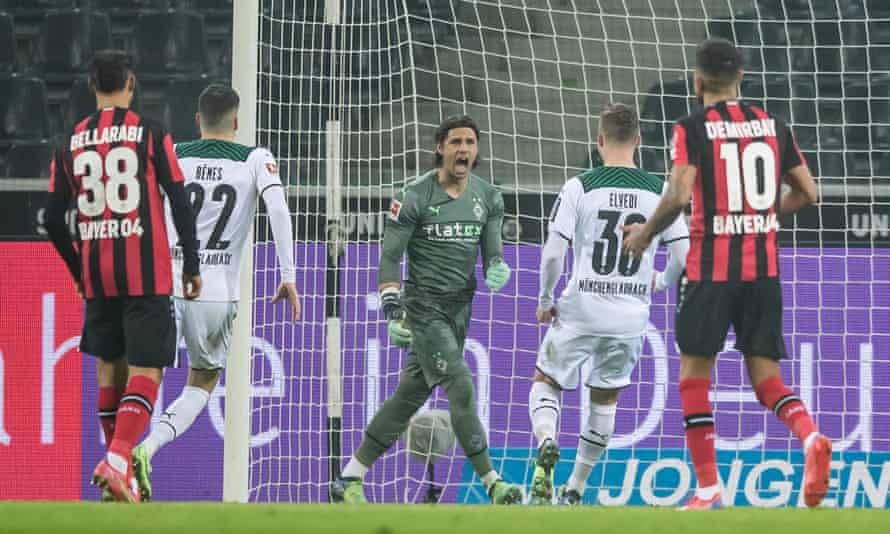 European roundup: Lewandowski hat-trick takes Bayern six points clear | European club football 2 Yann Sommer pulls off two penalty saves but is unable to prevent Bayer Leverkusen taking three points