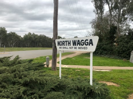 The signpost at the entrance to North Wagga Wagga