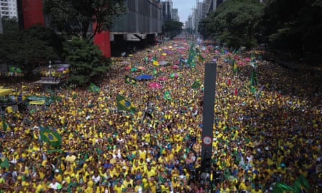 Thousands turn out to rally for former president Jair Bolsonaro in Brazilian city of São Paulo.
