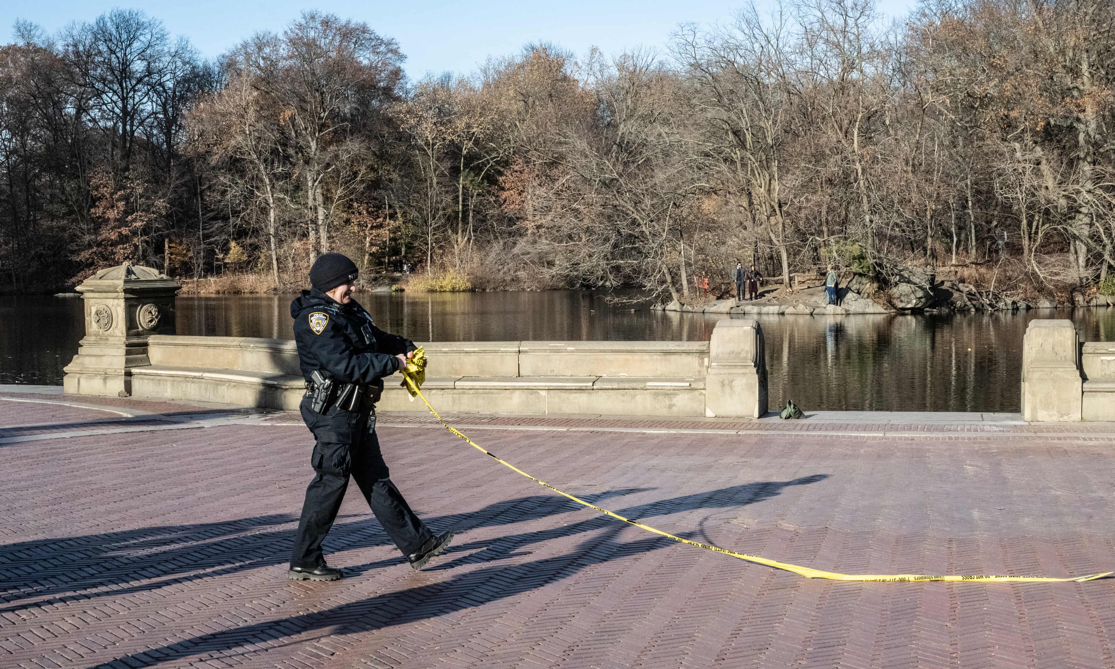 New York mayor hints police may be close to naming ‘The Adjustor’, suspect in UnitedHealthcare CEO Brian Thompson’s killing (theguardian.com)