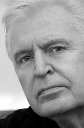 مايك مكارتني.