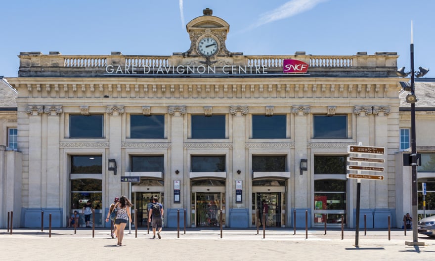 Avignon-Centre station facade