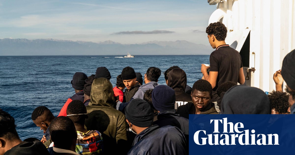 France to let migrant rescue ship dock as it criticises Italys refusal to help