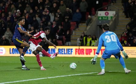 Aaron Loupalo-Bi scores FleetwoodâÂÂs first goal against Arsenal.