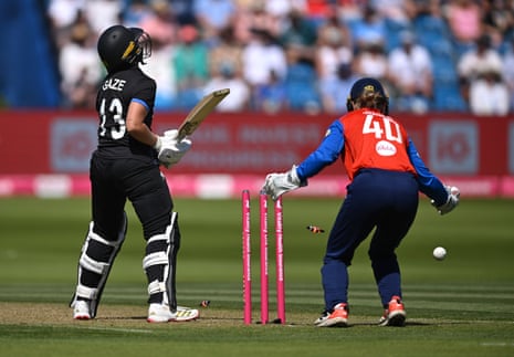 New Zealand batter Isabella Gaze is bowled by Charlie Dean.