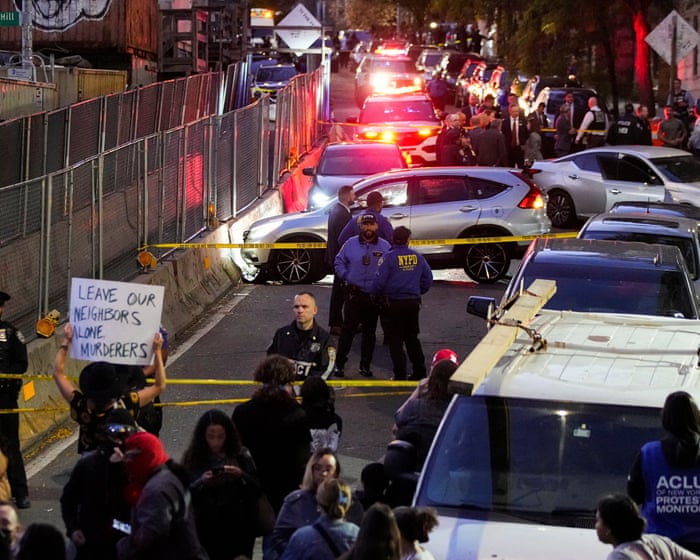 ICE agent shoots man in New York City with five-year-old in car, mayor says