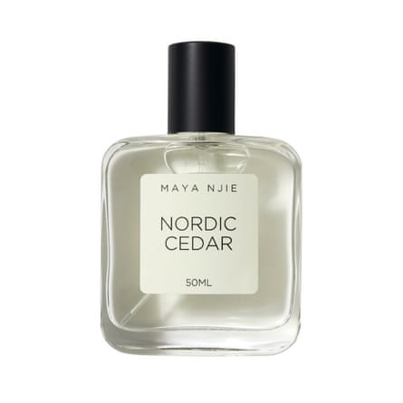 Square glass bottle of Nordic Cedar eau de parfum