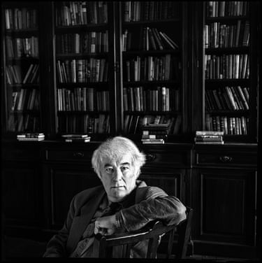 Portrait of Seamus Heaney in London by Steve Pyke